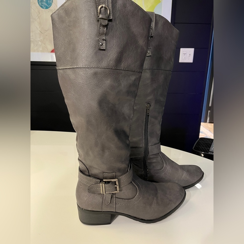 Rampage Ivelia gray Boots 9.5 Never worn